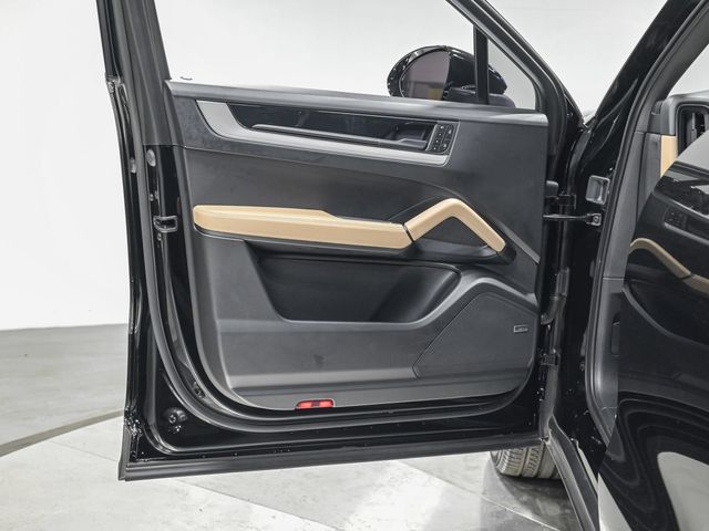 2024 Porsche Cayenne Coupe - 23076211 - 11