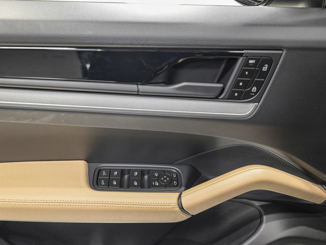 2024 Porsche Cayenne Coupe - 23076211 - 12