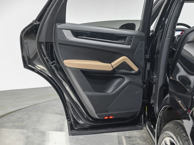 2024 Porsche Cayenne Coupe - 23076211 - 24