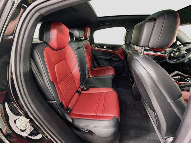 2024 Porsche Cayenne Coupe - 23087446 - 27