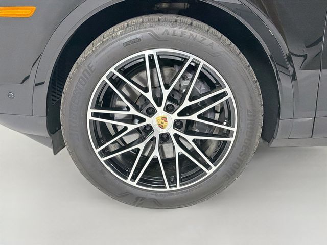 2024 Porsche Cayenne Coupe - 23087446 - 33