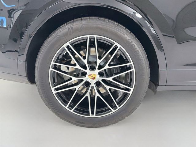 2024 Porsche Cayenne Coupe - 23087446 - 34