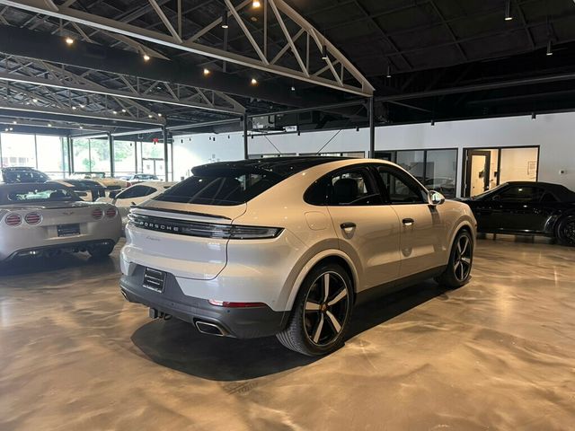 2024 Porsche Cayenne -'s photo