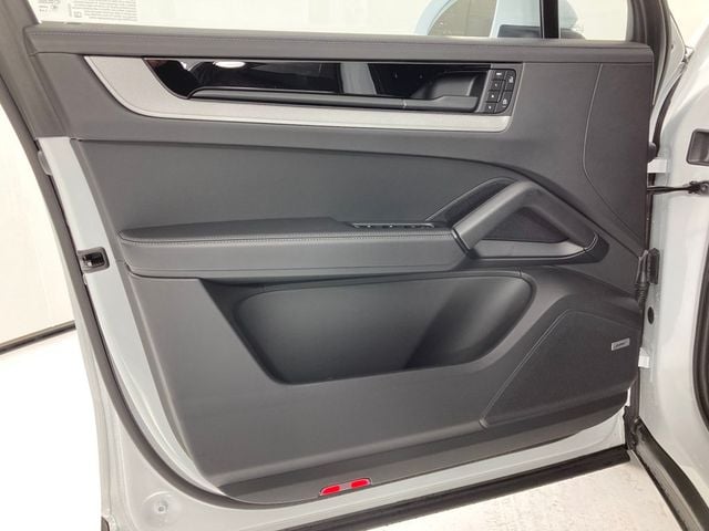 2024 Porsche Cayenne E-Hybrid - 22978817 - 5