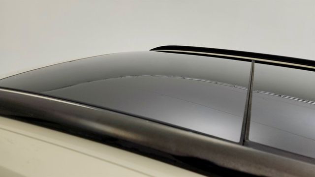 2024 Porsche Cayenne E-Hybrid with Premium Package Plus & Adaptive Air Suspension - 22977815 - 9