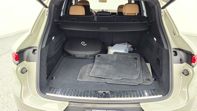 2024 Porsche Cayenne E-Hybrid with Premium Package Plus & Adaptive Air Suspension - 22977815 - 21