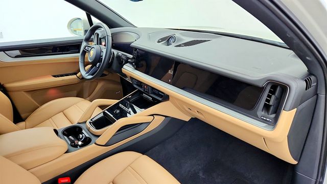 2024 Porsche Cayenne E-Hybrid with Premium Package Plus & Adaptive Air Suspension - 22977815 - 25