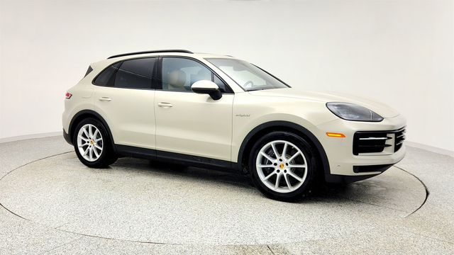2024 Porsche Cayenne E-Hybrid with Premium Package Plus & Adaptive Air Suspension - 22977815 - 2