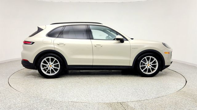 2024 Porsche Cayenne E-Hybrid with Premium Package Plus & Adaptive Air Suspension - 22977815 - 3