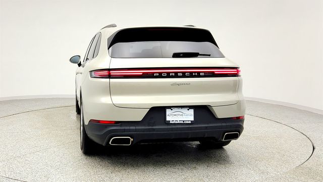 2024 Porsche Cayenne E-Hybrid with Premium Package Plus & Adaptive Air Suspension - 22977815 - 5