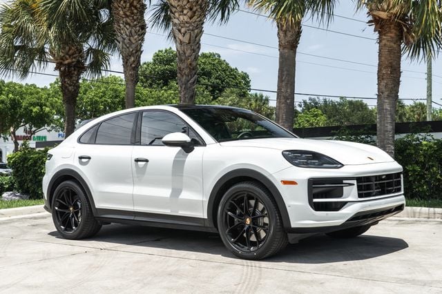 2024 Porsche Cayenne S Coupe - 23046246 - 10