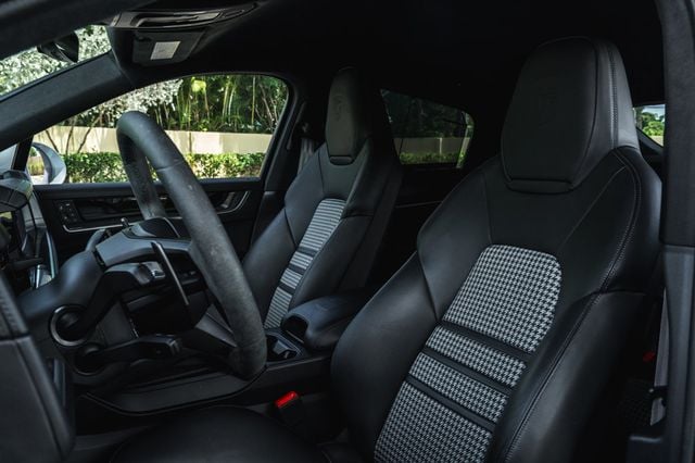 2024 Porsche Cayenne S Coupe - 23046246 - 12
