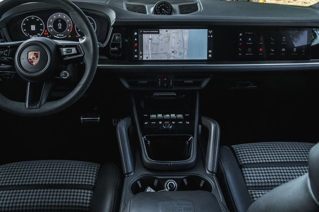 2024 Porsche Cayenne S Coupe - 23046246 - 16