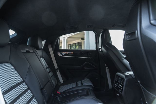 2024 Porsche Cayenne S Coupe - 23046246 - 21