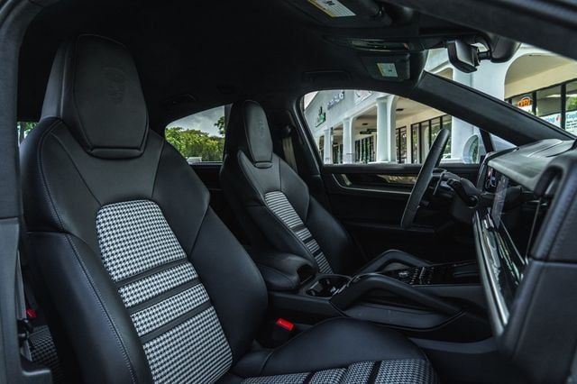 2024 Porsche Cayenne S Coupe - 23046246 - 23