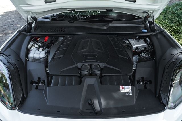2024 Porsche Cayenne S Coupe - 23046246 - 26