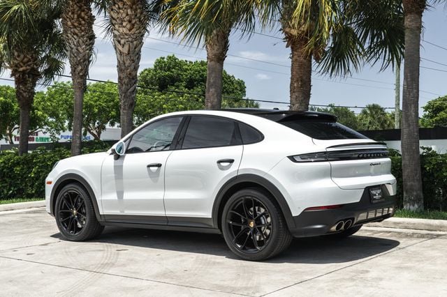 2024 Porsche Cayenne S Coupe - 23046246 - 3