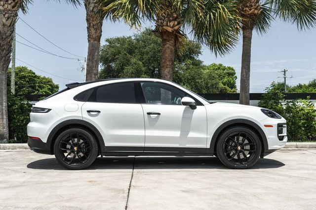 2024 Porsche Cayenne S Coupe - 23046246 - 8