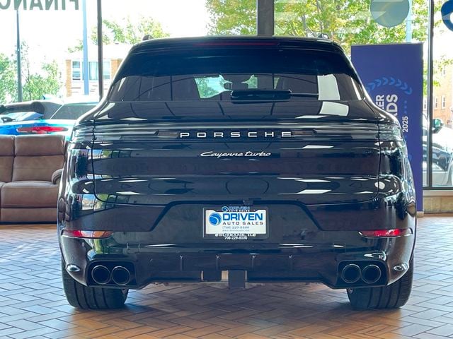 2024 Porsche Cayenne Turbo E-Hybrid - 23071311 - 9