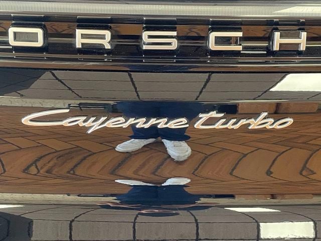 2024 Porsche Cayenne Turbo E-Hybrid - 23071311 - 11