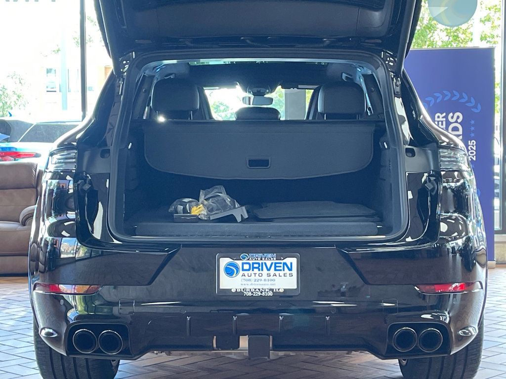 2024 Porsche Cayenne Turbo E-Hybrid - 23071311 - 13
