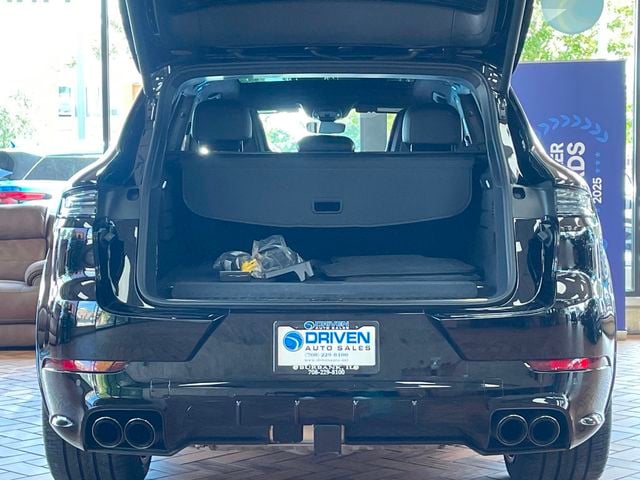 2024 Porsche Cayenne Turbo E-Hybrid - 23071311 - 13
