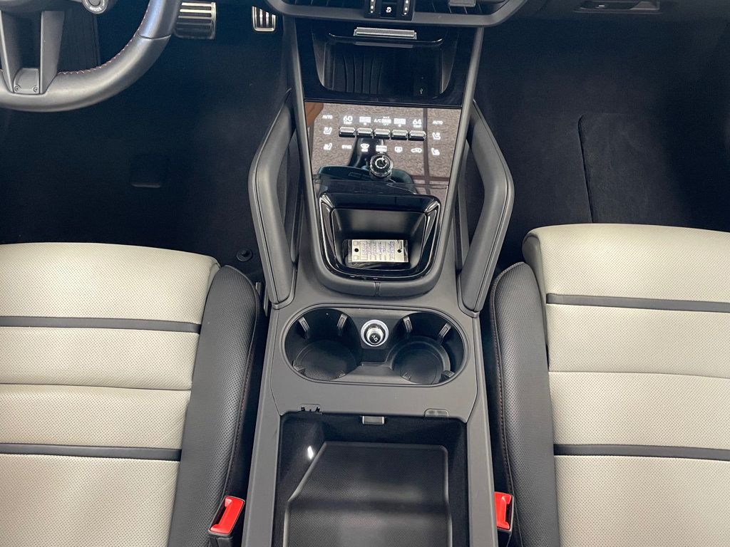 2024 Porsche Cayenne Turbo E-Hybrid - 23071311 - 36
