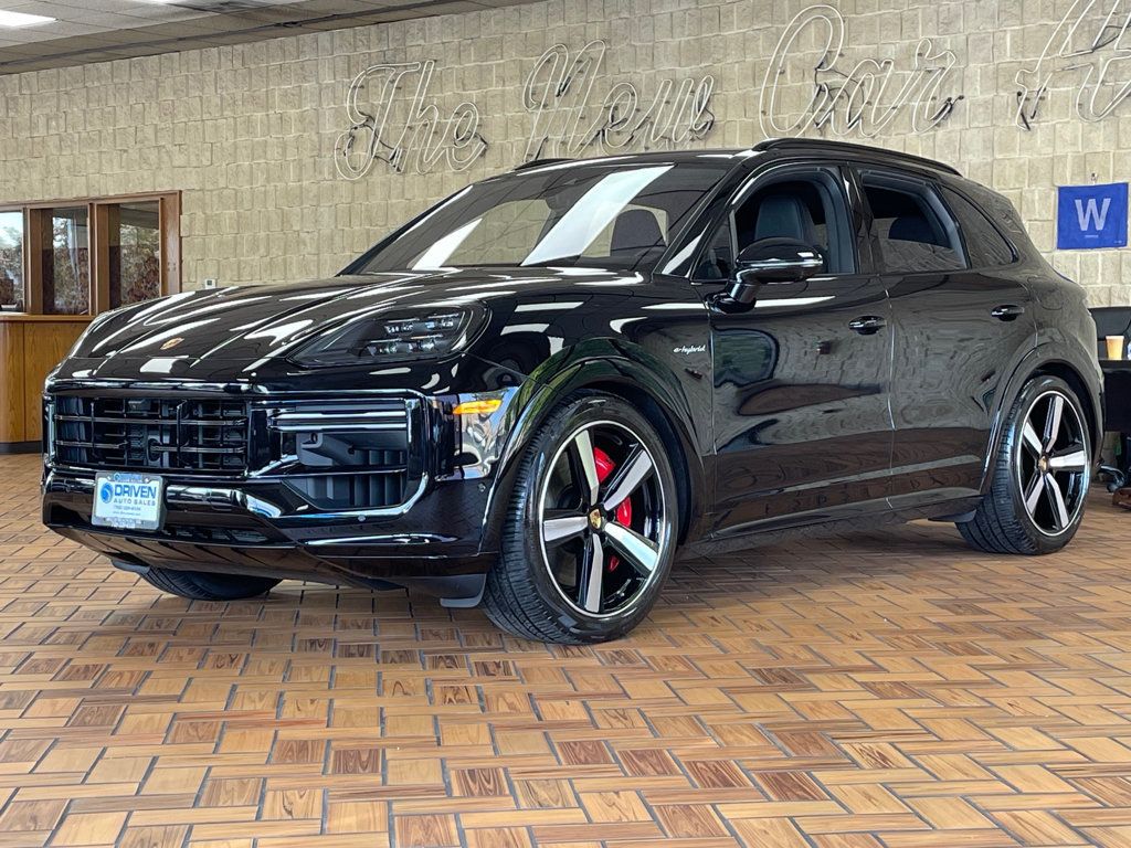 2024 Porsche Cayenne Turbo E-Hybrid - 23071311 - 3