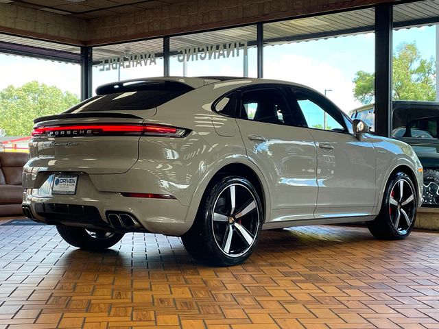 2024 Porsche Cayenne Turbo E-Hybrid Coupe - 23040325 - 10