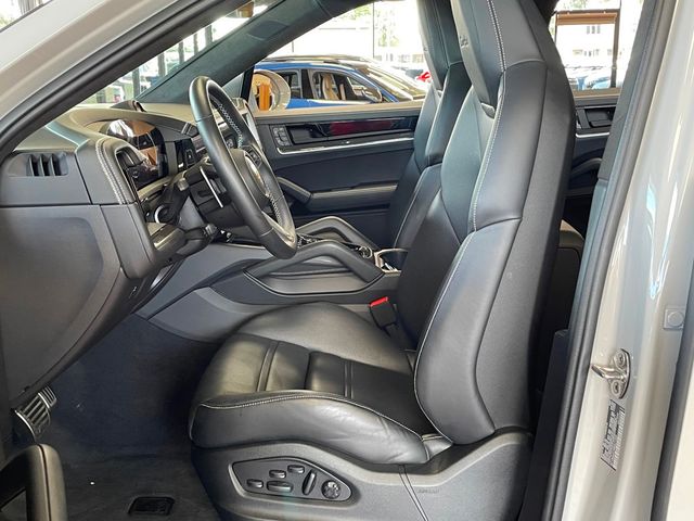 2024 Porsche Cayenne Turbo E-Hybrid Coupe - 23040325 - 12