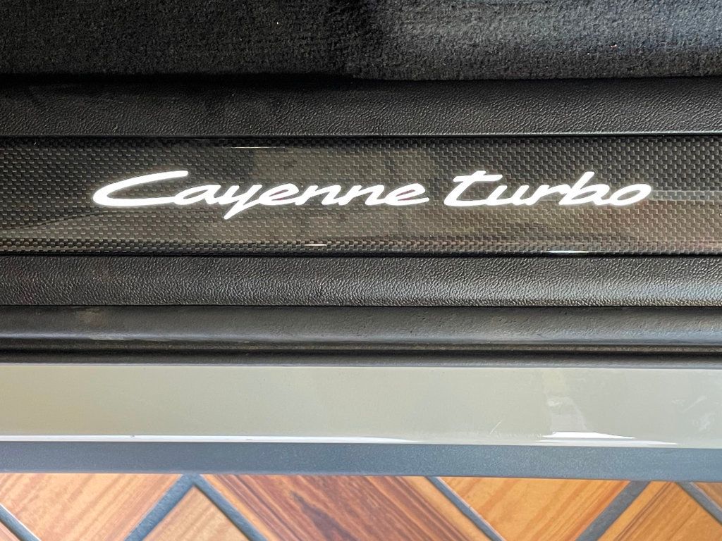 2024 Porsche Cayenne Turbo E-Hybrid Coupe - 23040325 - 15