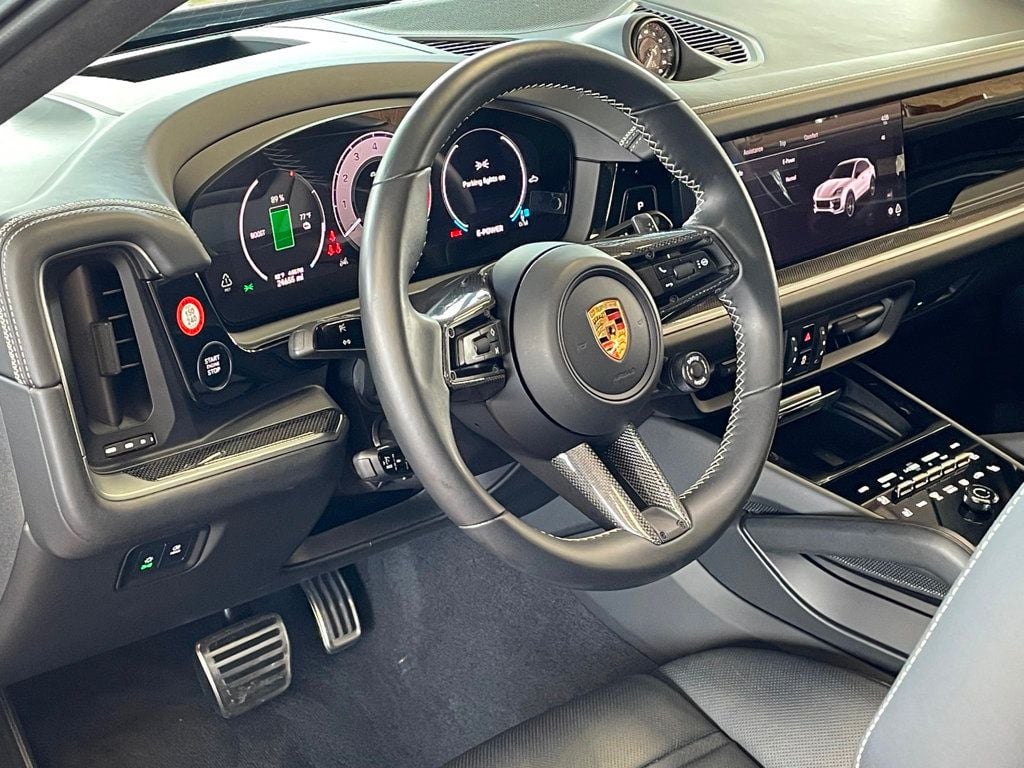 2024 Porsche Cayenne Turbo E-Hybrid Coupe - 23040325 - 16