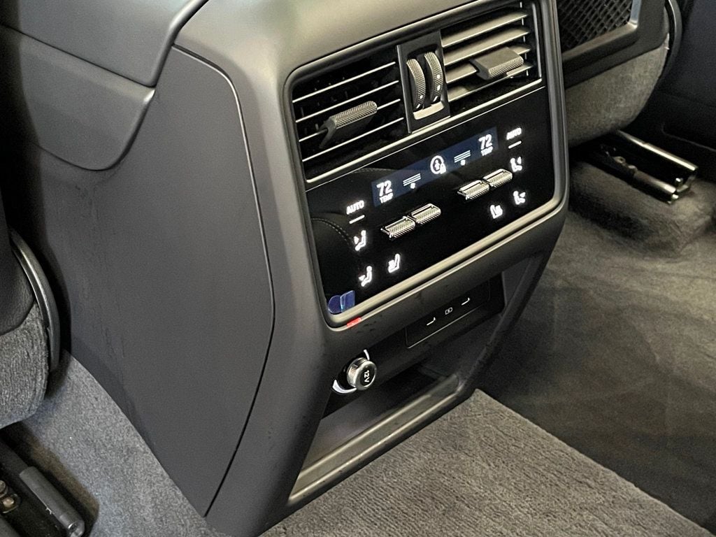 2024 Porsche Cayenne Turbo E-Hybrid Coupe - 23040325 - 23