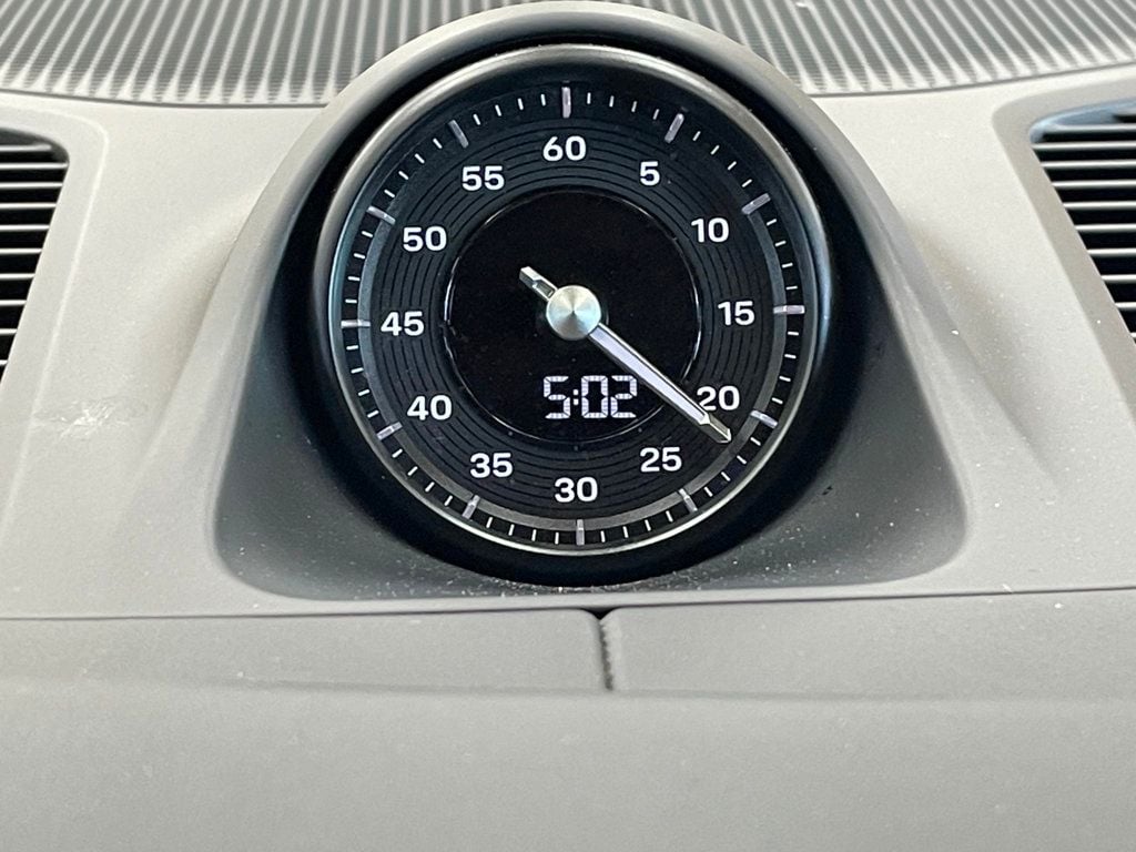 2024 Porsche Cayenne Turbo E-Hybrid Coupe - 23040325 - 36