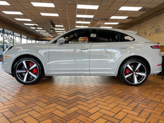 2024 Porsche Cayenne Turbo E-Hybrid Coupe - 23040325 - 6
