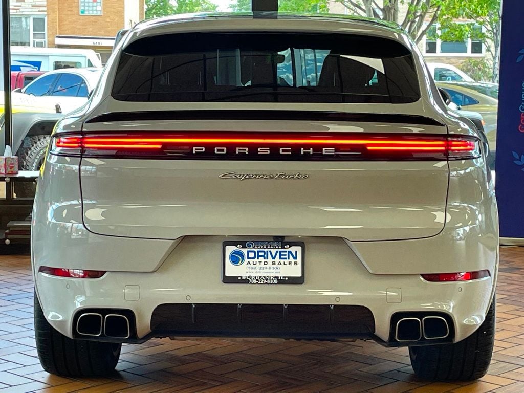 2024 Porsche Cayenne Turbo E-Hybrid Coupe - 23040325 - 8