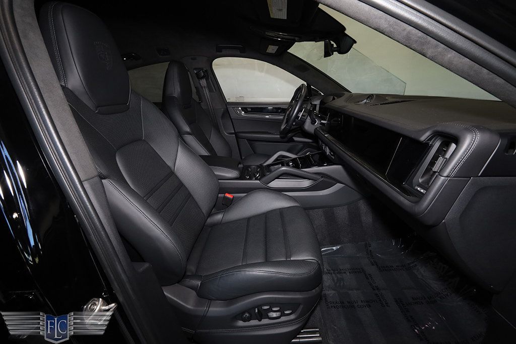 2024 Porsche Cayenne Turbo GT Coupe - 22937099 - 17