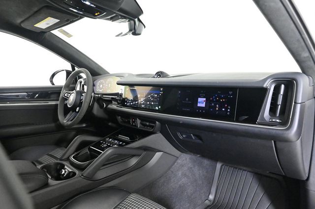 2024 Porsche Cayenne Coupe S - 22931293 - 16