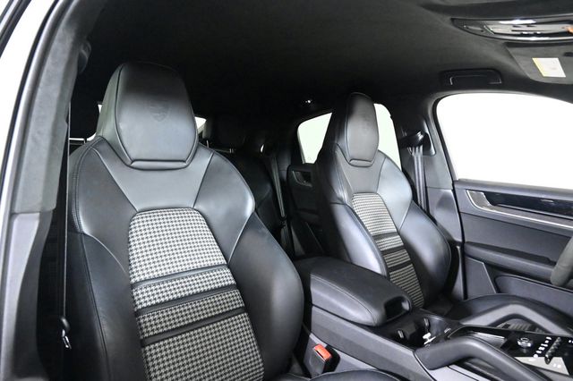 2024 Porsche Cayenne Coupe S - 22931293 - 17