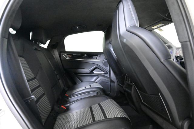 2024 Porsche Cayenne Coupe S - 22931293 - 18