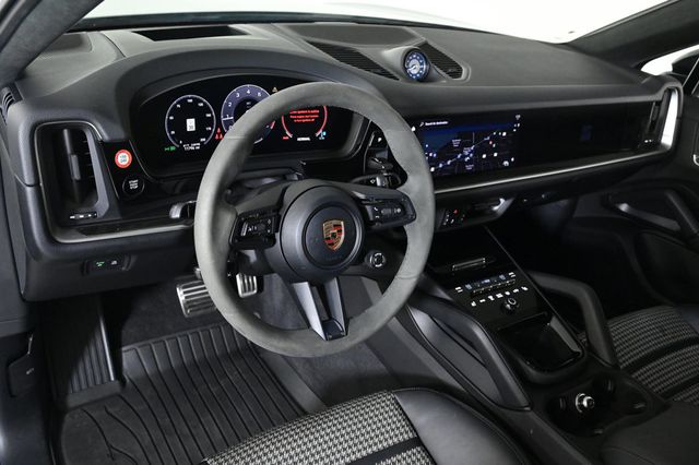 2024 Porsche Cayenne Coupe S - 22931293 - 3