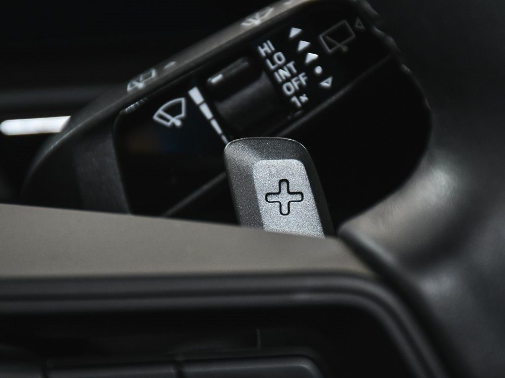 2024 Porsche Cayenne E-Hybrid S photo 38