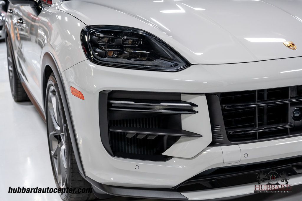 2024 Porsche Cayenne Turbo GT  - 22940139 - 10