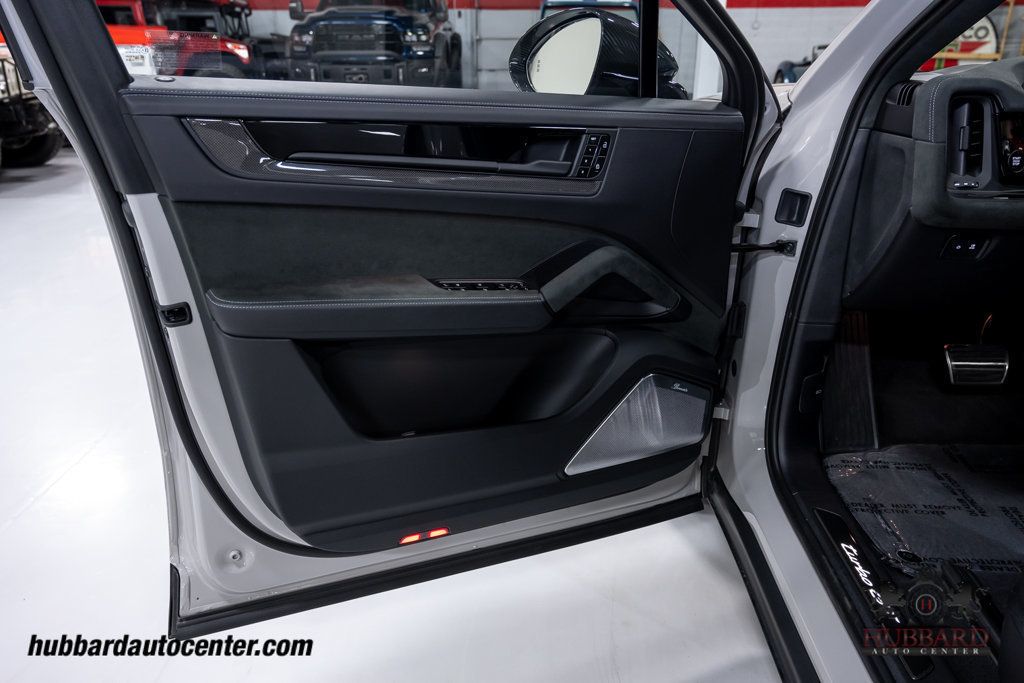 2024 Porsche Cayenne Turbo GT  - 22940139 - 15