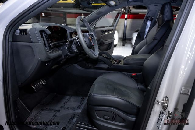 2024 Porsche Cayenne Turbo GT  - 22940139 - 16