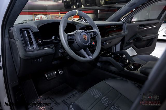 2024 Porsche Cayenne Turbo GT  - 22940139 - 17