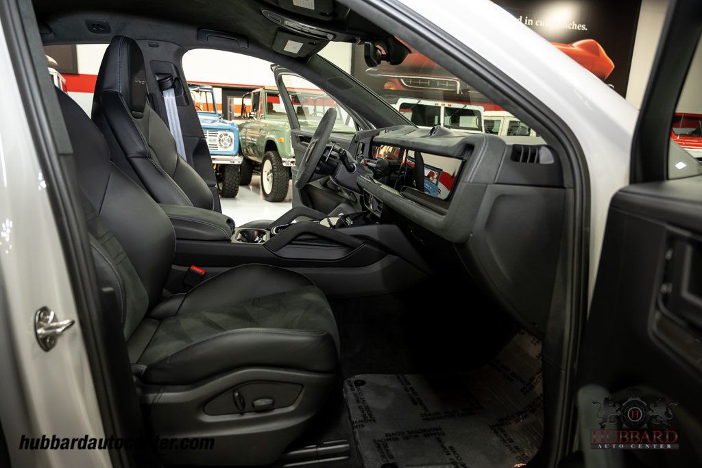 2024 Porsche Cayenne Turbo GT  - 22940139 - 23