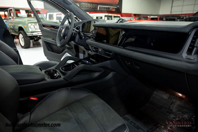 2024 Porsche Cayenne Turbo GT  - 22940139 - 24
