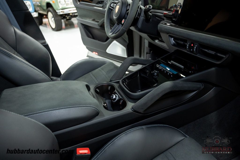 2024 Porsche Cayenne Turbo GT  - 22940139 - 25