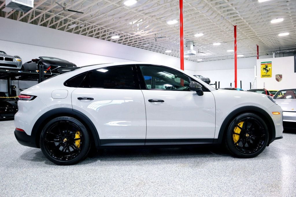 2024 Porsche CAYENNE TURBO GT * ONLY 1,098 MILES...BIG Option Spec Turbo GT!! - 22680515 - 7